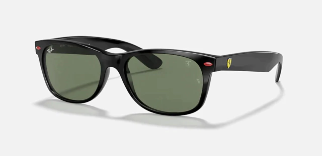 Ray-Ban Ferrari New Wayfarer 2132